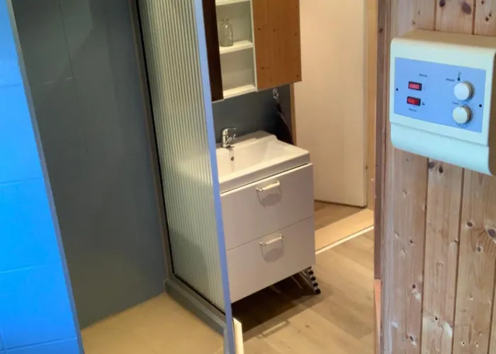 Nahe Am Wasser Gebaut -